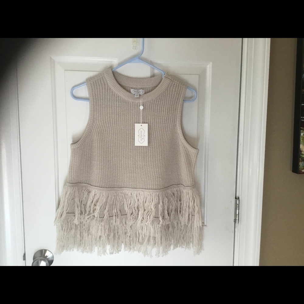 BRAND NEW! Mud Pie Sleeveless Fringe Sweater Medium